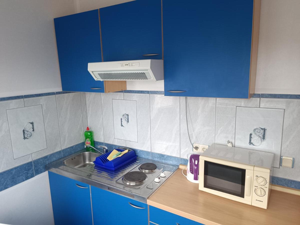 Villa Latina With 6 Apartments And A Shared Pool Vir Exterior photo